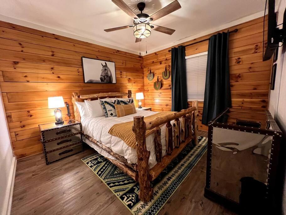 The Horse Cabin At Natural State Cabins Morning Star Eksteriør billede